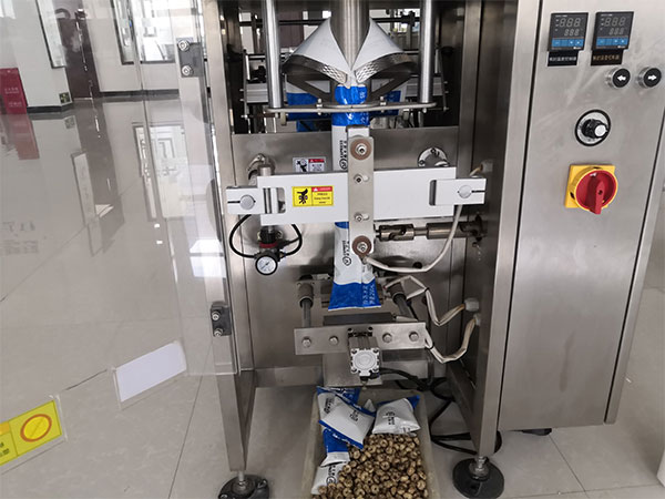 自動化食品包裝機設(shè)備展示圖