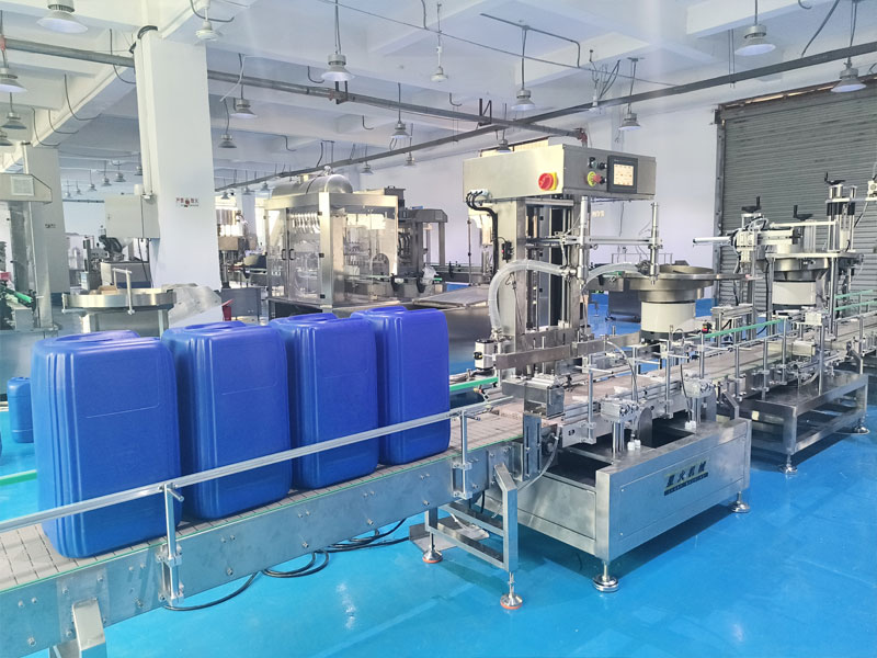 食品添加劑稱重灌裝機(jī)生產(chǎn)線細(xì)節(jié)部分